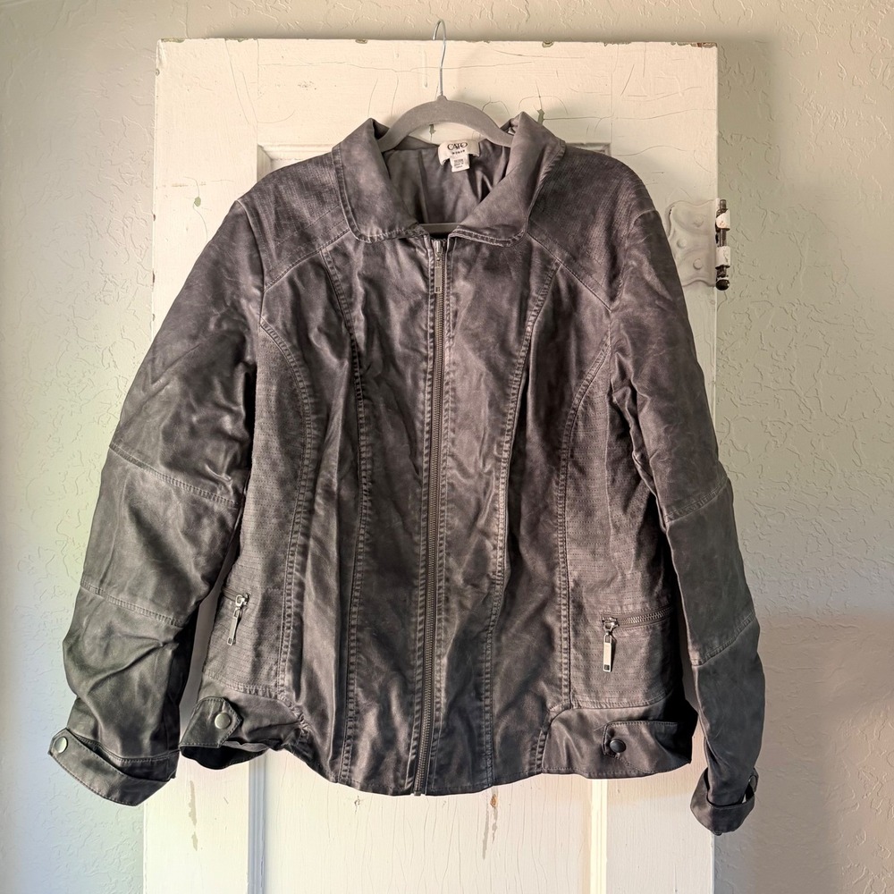 Cato Woman Grey Faux Leather Moto Jacket Distressed Full Zip Size 18/20W